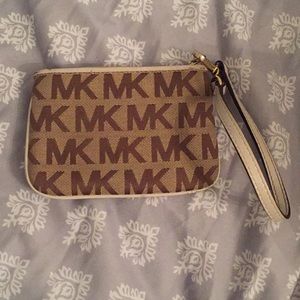 👜Michael Kors Wristlet👜